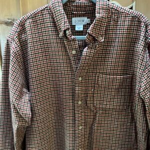 J crew M button down heavy cotton flannel herringbone design shirt.